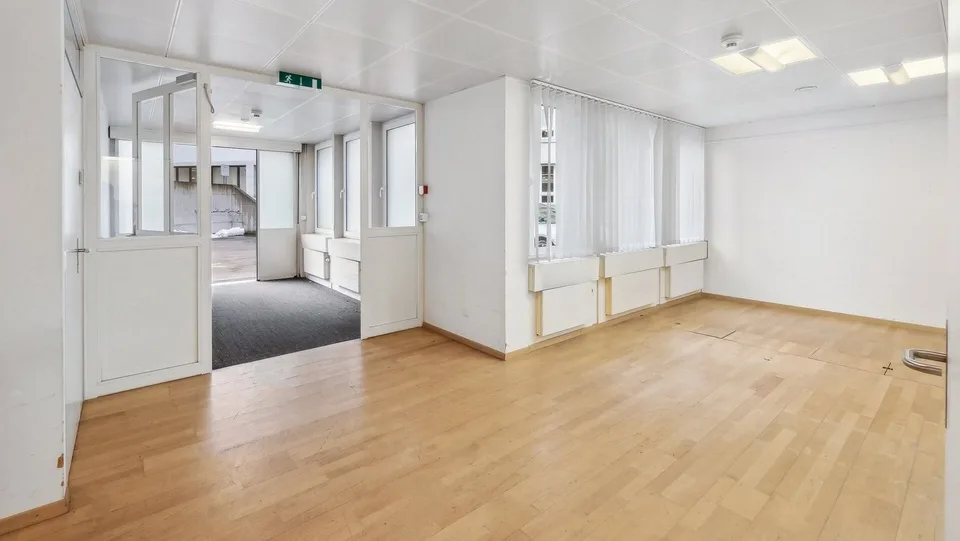 Praxis-/Gewerbefläche im EG hinter Neumarkt