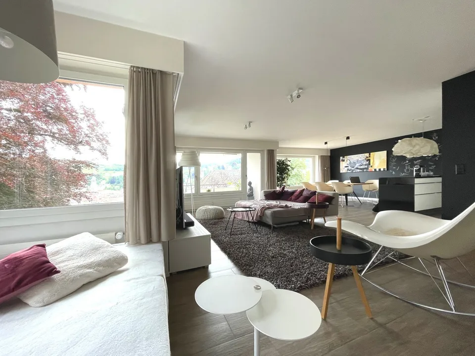 Grosszügige Wohnung an bester Lage, nahe Uni & Zentrum (unmöbliert)