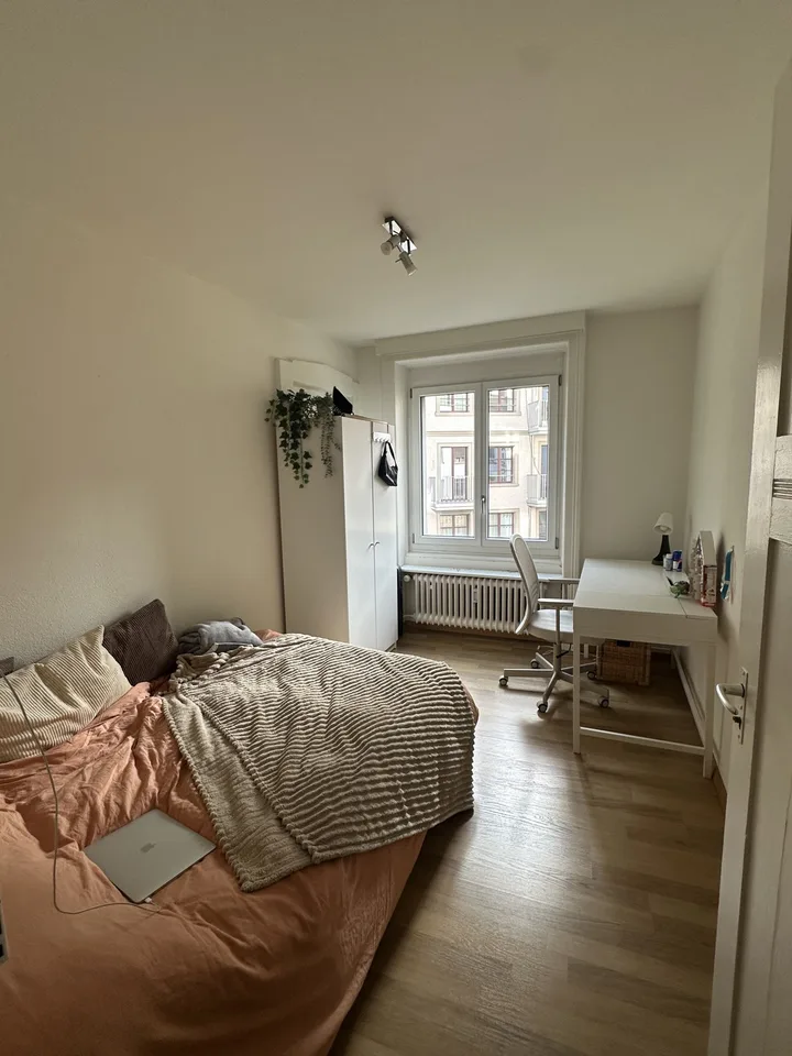 Room in 2 person WG for JUNE