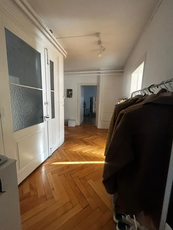 Room in a beautiful apartment 7 min from Markplatz