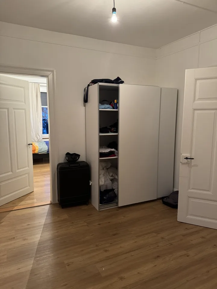 Room in a beautiful apartment 7 min from Markplatz