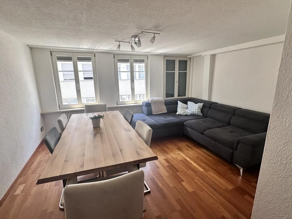 Befristetes WG-Zimmer (August-Januar), sehr zentrale Lage