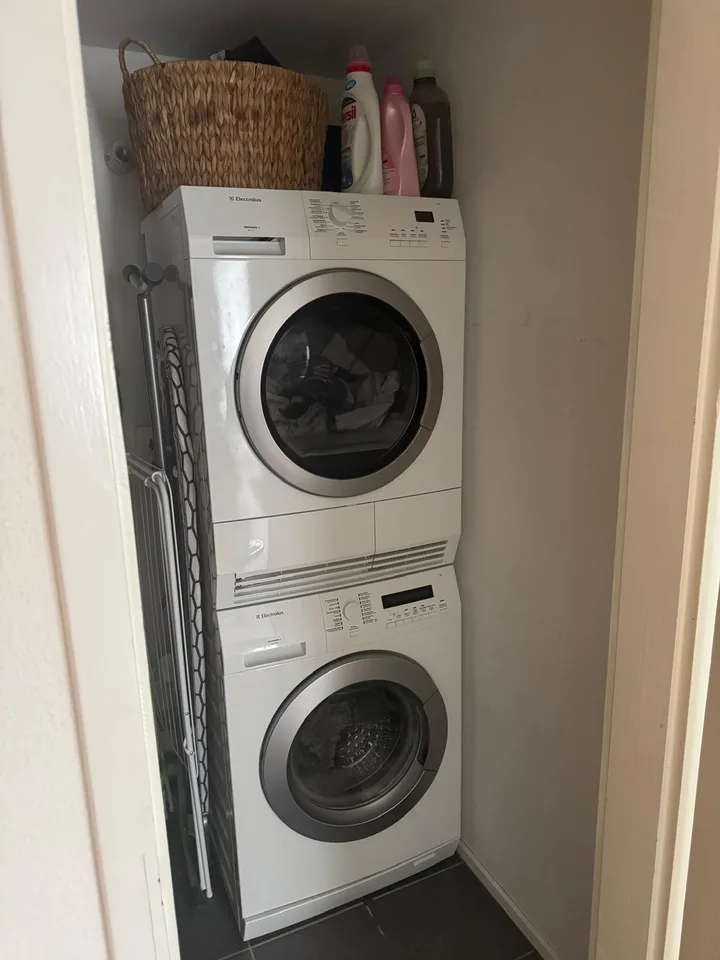 Möblierte 2-Zimmer-Wohnung für 2 Monate (August–September)