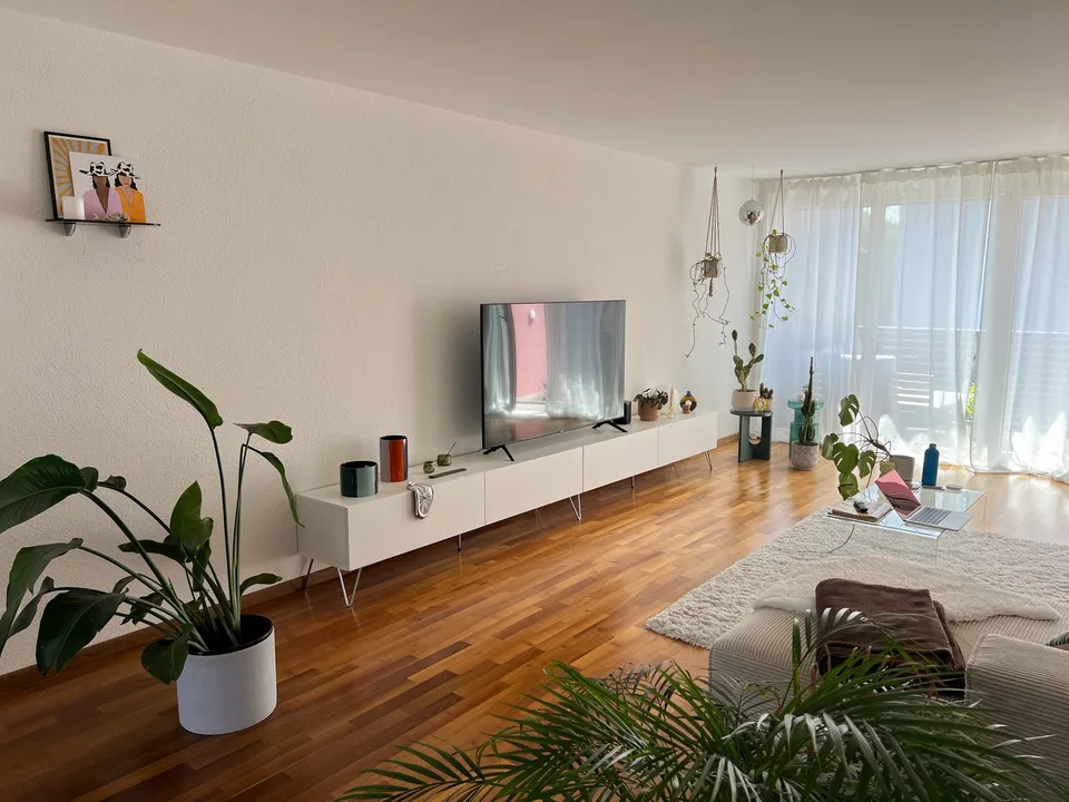 Nachmieter/in gesucht – helle 3-Zimmer-Wohnung am Bahnhof Oberwinterth