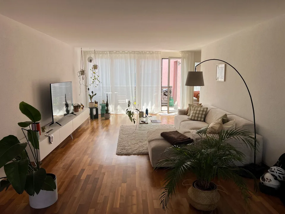 Helle und moderne 3.5 Zi Wohnung direkt am Bahnhof Oberwinterthur