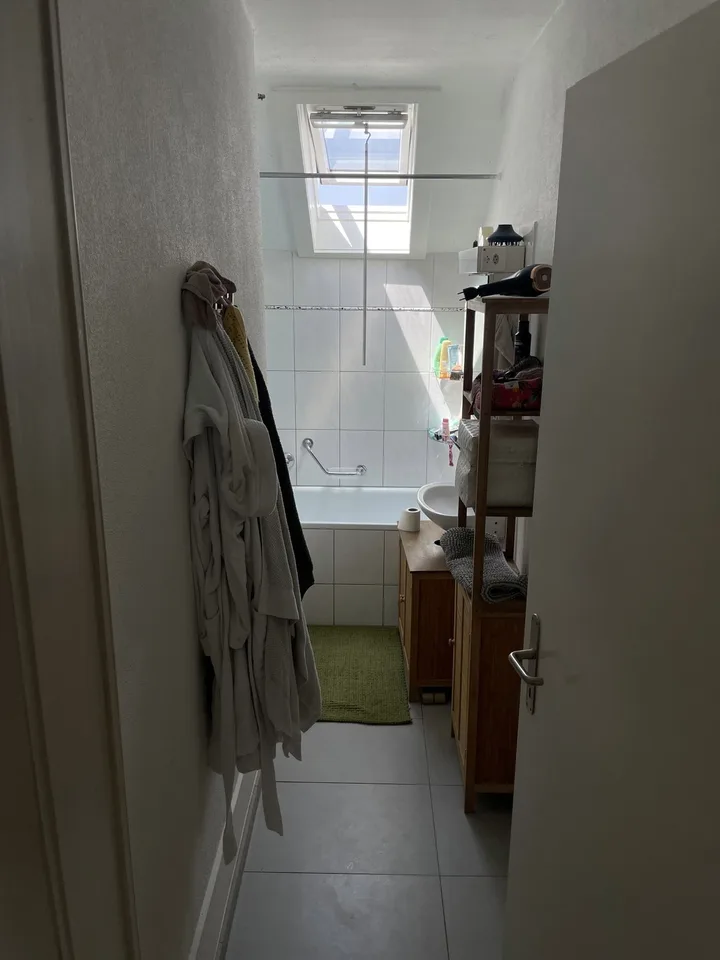 Sonniges Zimmer in 2er-WG (3min Bhf Dietikon)