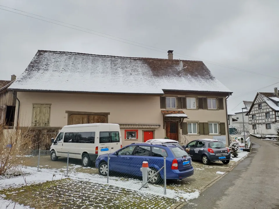 Einfamilienhaus mit Scheune an ruhiger Lage