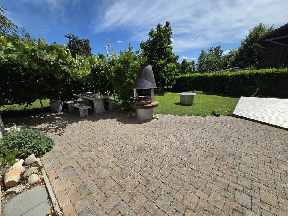 Einzigartige 3 Zimmer Loftwohnung mit Wintergarten & Garten