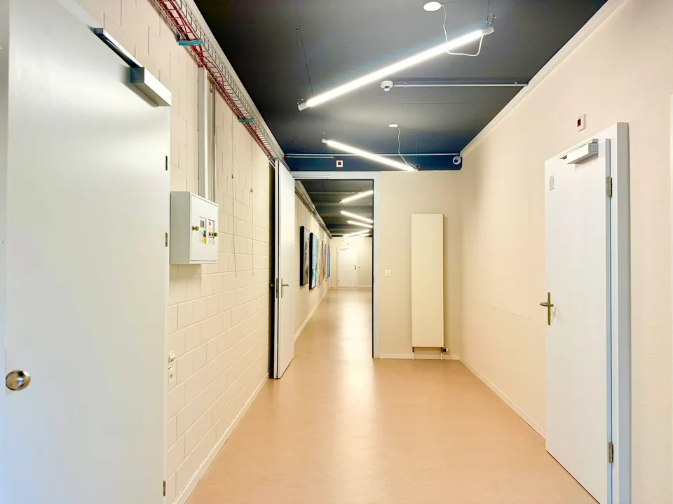 Raus aus dem Home-Office! Heller Raum für Büro oder Kreativ-Atelier (38 m²) mit WiFi