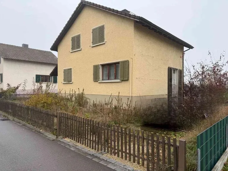 5.5 Zimmer freistehendes Einfamilienhaus