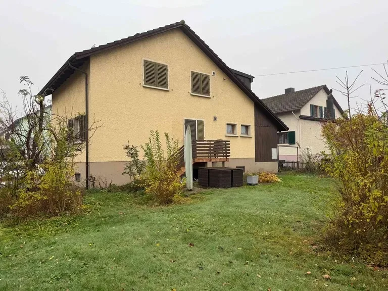5.5 Zimmer freistehendes Einfamilienhaus