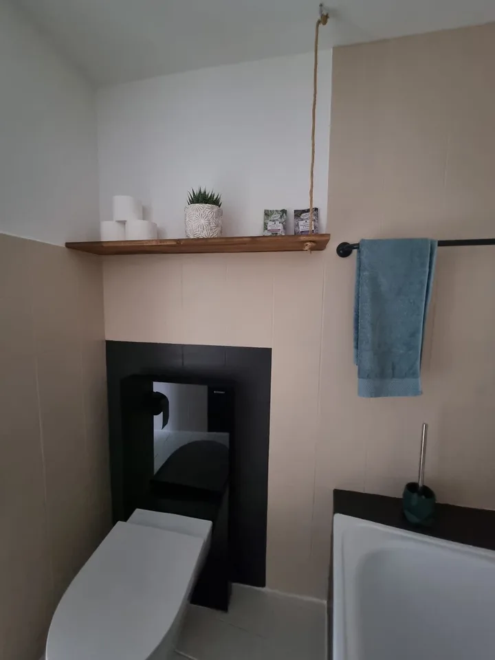 Grosszügiges Wohnen im Bauernhaus – 30 m² Zimmer mit Option auf ein zweites Zimmer, eigenem Bad und Garten (Schlatt TG)