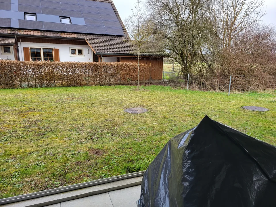 4,5-Zimmer-Wohnung ideal für Familien oder alle, die ein ruhiges Leben im Grünen suchen.  Perfekte Nachbarschaft und Umgebung.