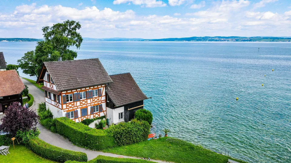 Idyllisches Riegelhaus direkt am See