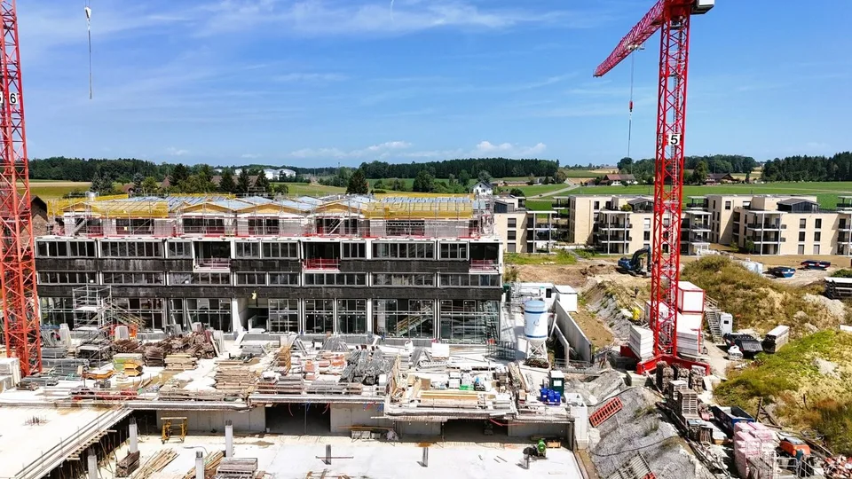 Exklusive Büro- & Praxisfläche mit Attikaterrasse und Säntissicht im Ziegelei-Quartier Berg TG