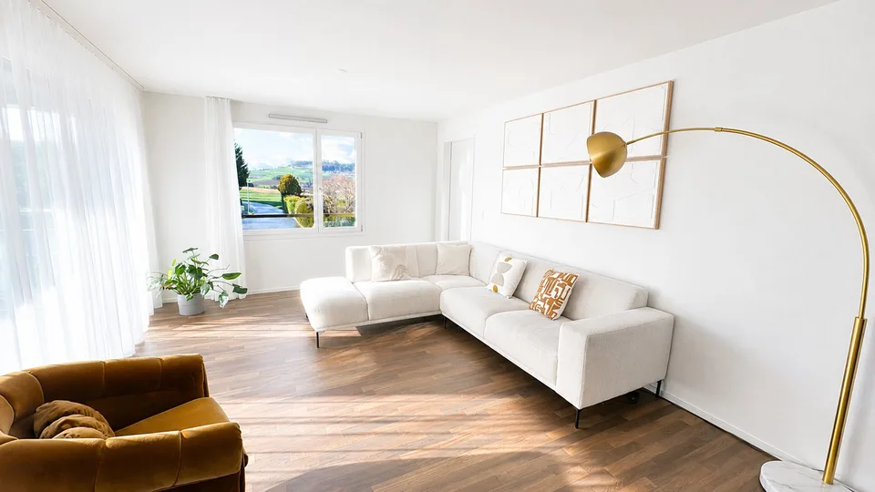 Modern 4.5-Room Apartment with Panoramic Views in Niederweningen