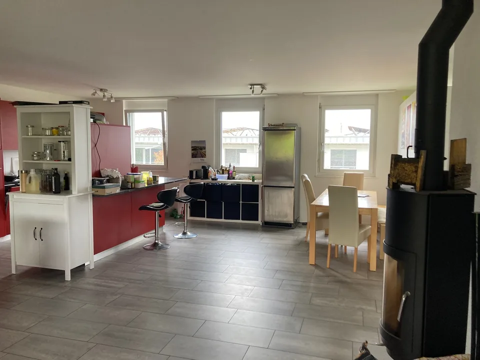 Attika-WG mit großem Balkon und Sauna