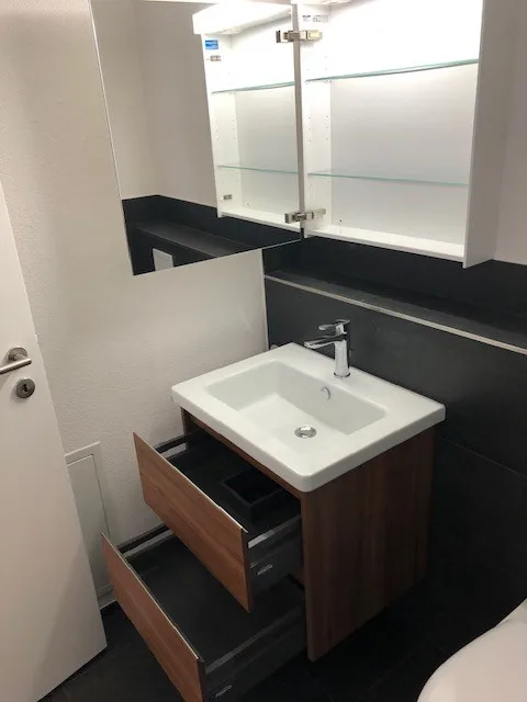 Möbliertes Zimmer 12.91m2 + eigenes Bad mit begehbarer Dusche 4.69m»