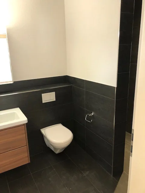 Möbliertes Zimmer 12.91m2 + eigenes Bad mit begehbarer Dusche 4.69m»