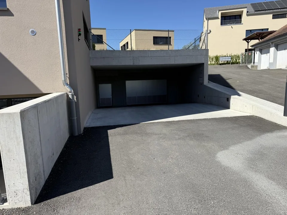 Tiefgaragenplätze Nähe Berg-Kreuzlingen, ideal für Zweitwagen