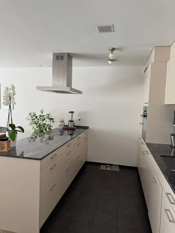 Helle 4.5-Zimmer-Erdgeschosswohnung – ruhige Lage, nahe Bahnhof