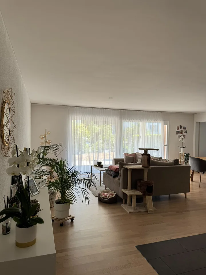 Helle 4.5-Zimmer-Erdgeschosswohnung – ruhige Lage, nahe Bahnhof