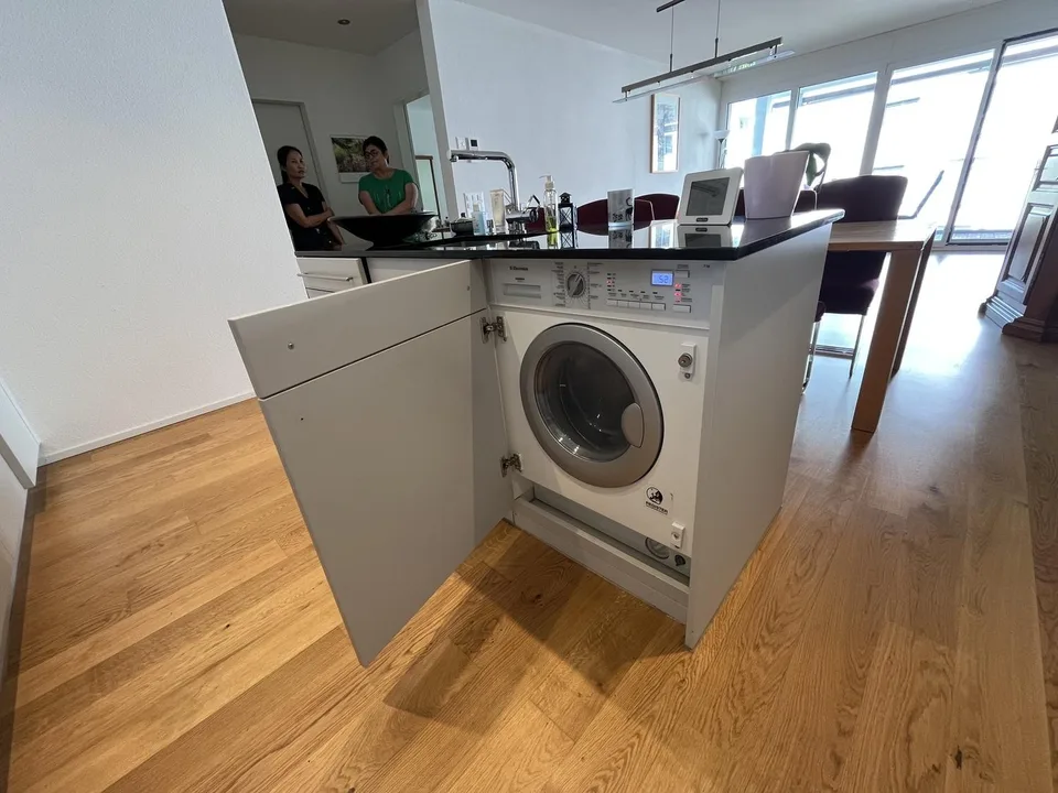 Moderne 3.5-Zimmer-Eigentumswohnung mit grossem Balkon und Tiefgaragenplatz
