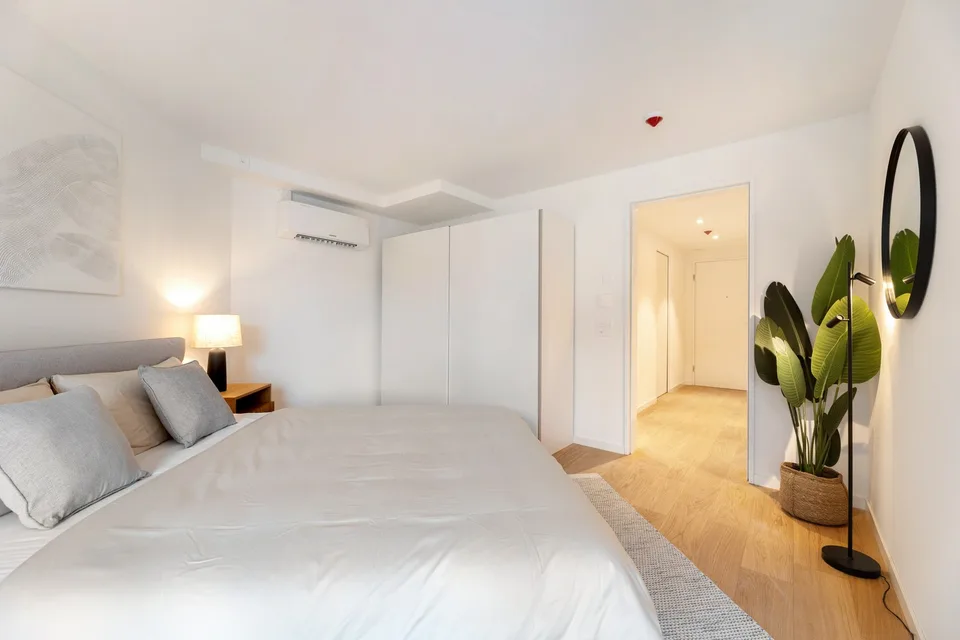 Klimatisierte 2.5 Zimmerwohnungen mit Concierge, Fitness und Pool
