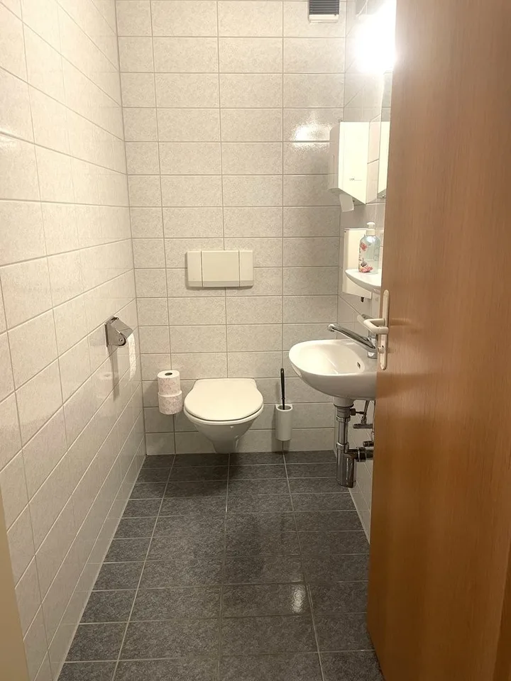 Grosszügige Bürofläche im Erdgeschoss in Kreuzlingen zu vermieten – photo 7 sur 7