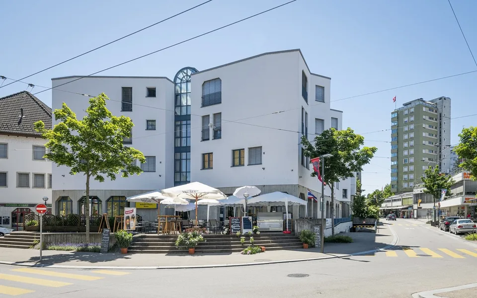 Einstellhallenplatz im Zentrum von Neuhausen