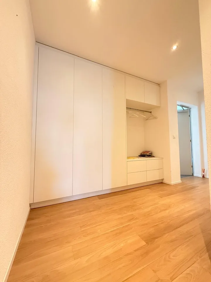 Moderne Studiowohnung mit Balkon an zentraler Lage