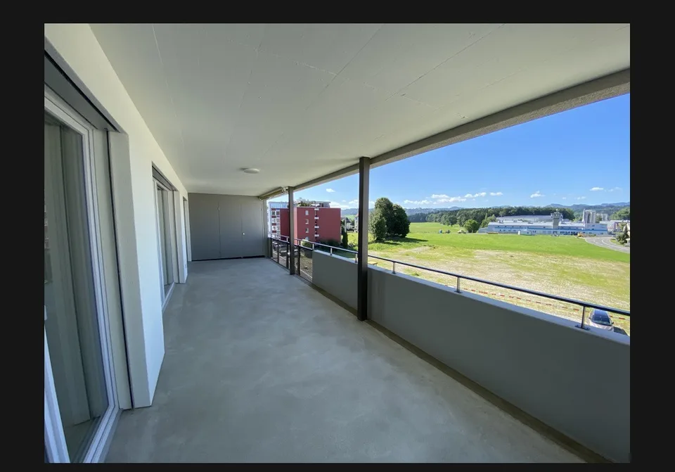 Moderne 2-Zimmer-Wohnung mit Balkon und herrlicher Aussicht in Eschlikon