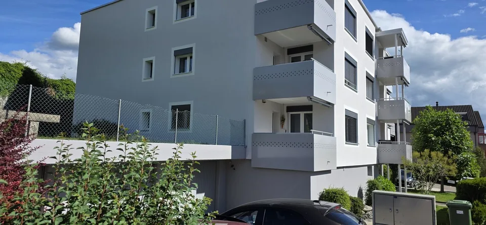 Zu vermieten  4.5 Zi Wohnung mit Balkon