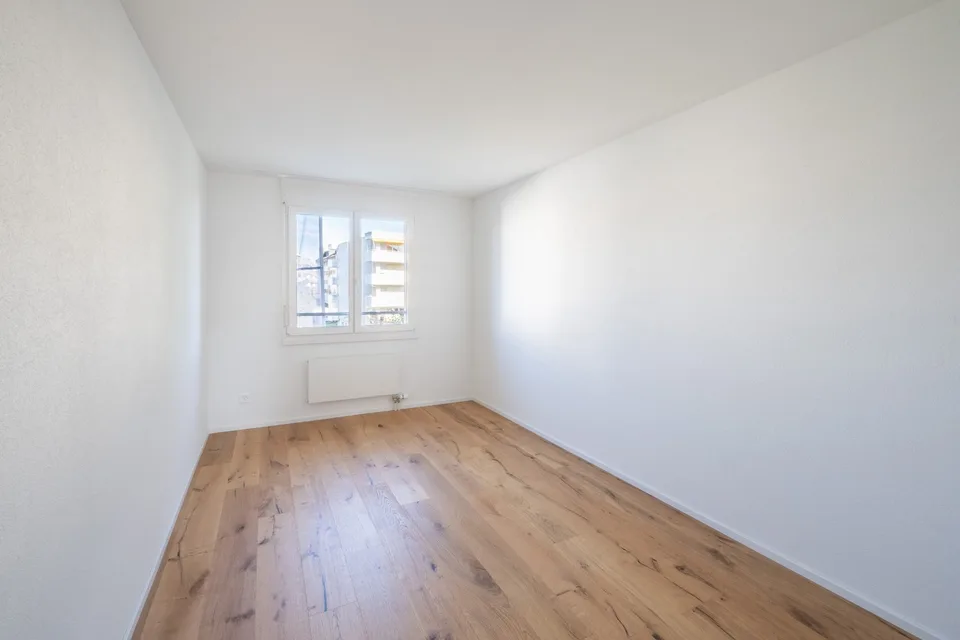 Erstvermietung nach Totalsanierung – moderne 3.5-Zi. Wohnung im 2. OG