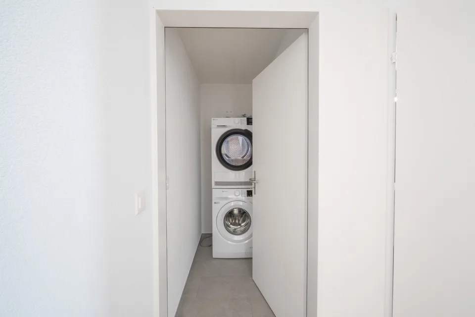 Erstvermietung nach Totalsanierung – moderne 3.5-Zi. Wohnung im 2. OG