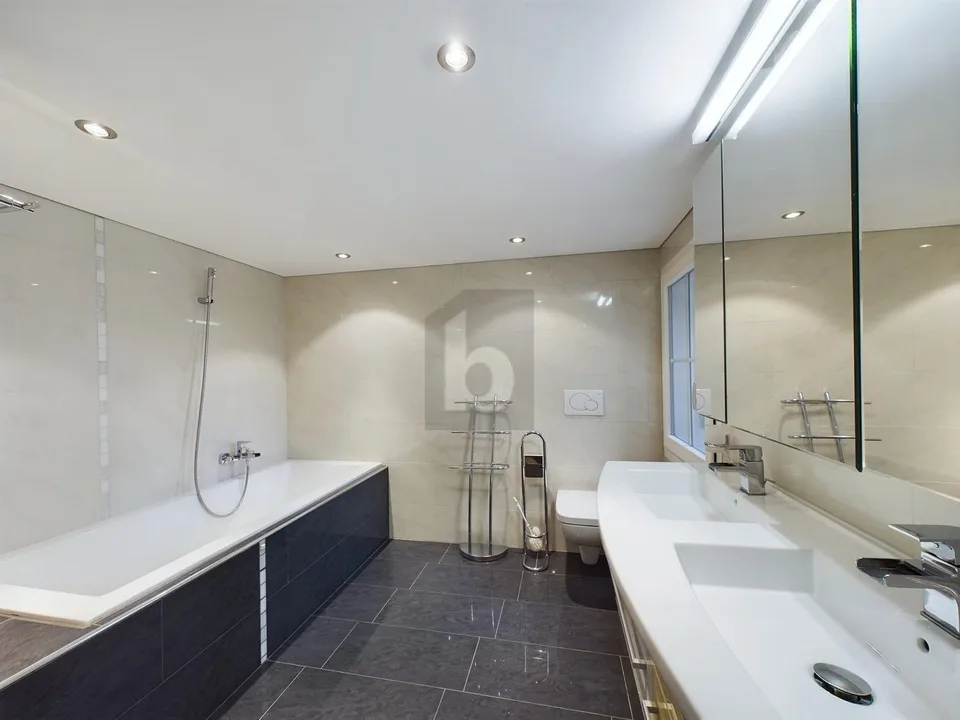 MODERNER INNENAUSBAU IM HERZEN DER STADT