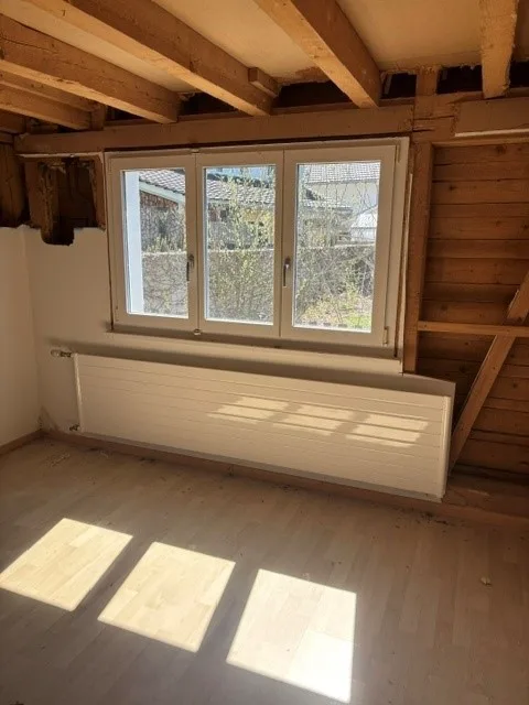 Älteres Reihen Wohnhaus zu verkaufen. Einseitig angebaut. – foto 8 di 10