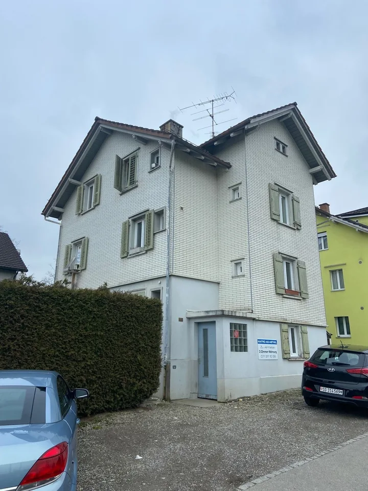 Parkplatz an der Gehrenstrasse 11 in Flawil zu vermieten.