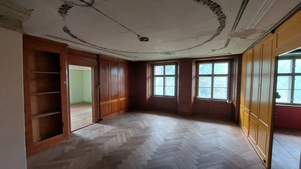 Raum, Charakter, Geschichte. Ihr Mehrgenerationenhaus in Erlen