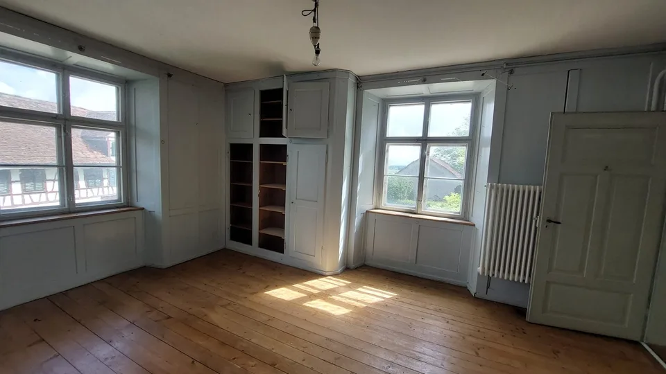 Raum, Charakter, Geschichte. Ihr Mehrgenerationenhaus in Erlen