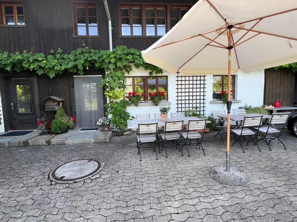 6-Zimmer-Hausteil, in wunderbarer Umgebung mit Weitsicht