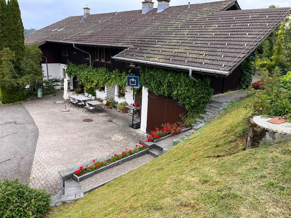 6-Zimmer-Hausteil, in wunderbarer Umgebung mit Weitsicht