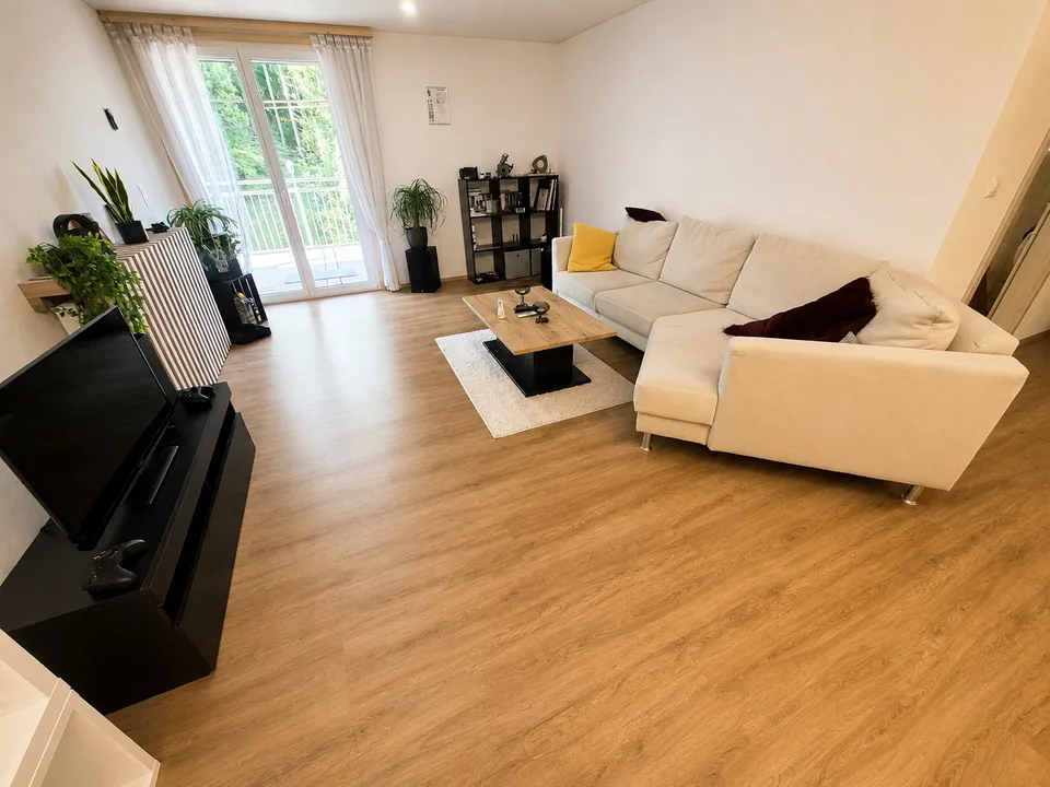 Modernes Wohlfühlen in Lütisburg – Frisch renovierte 4.5-Zimmer-Wohnung