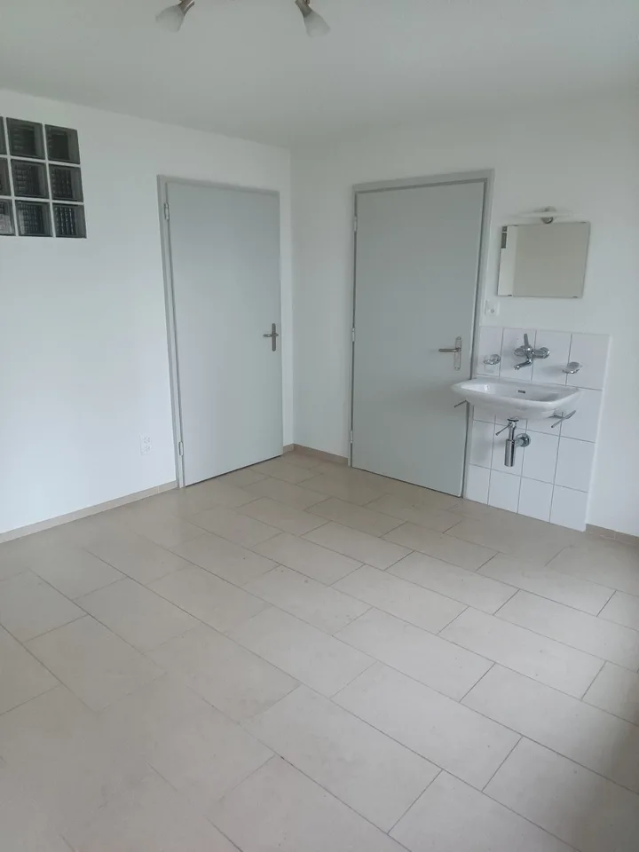 Gewerbe mit originellem Grundriss zu vermieten