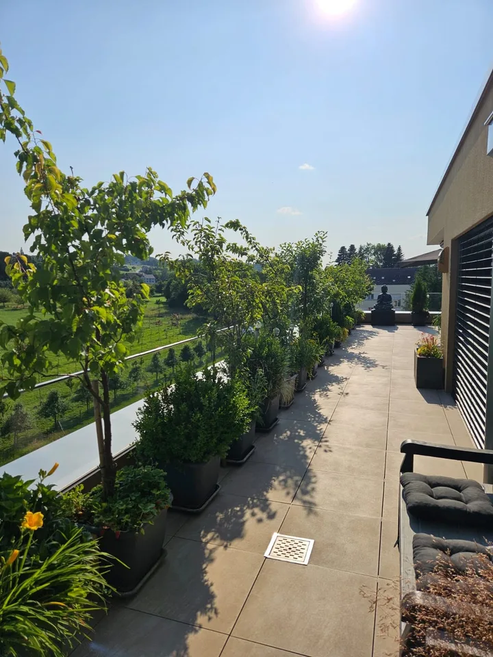 Zimmer mit eigenem Bad & 160 m² Terrasse