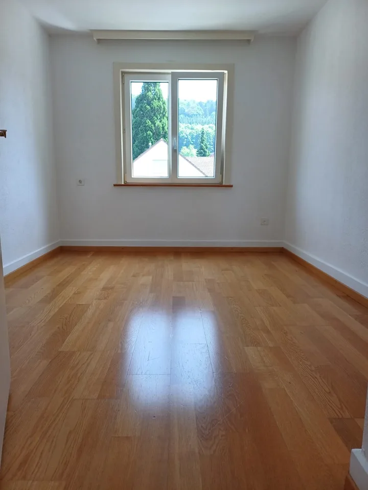 Helle Wohnung mit Balkon