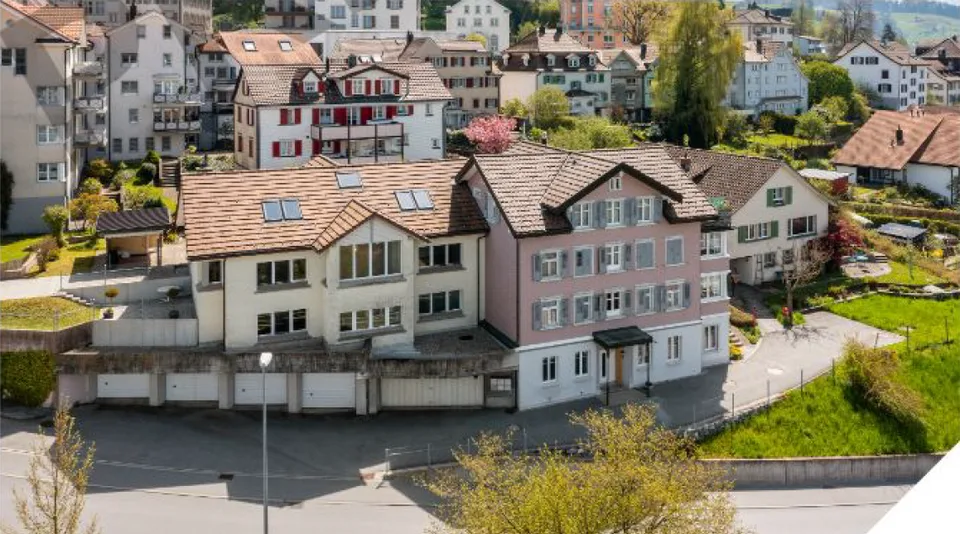 Ampia casa unifamiliare di 6,5 locali con camino, giardino e accesso diretto al garage a Herisau