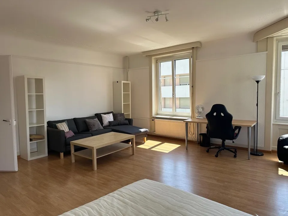 Dein möbliertes WG-Zimmer nahe FH & Uni – einfach einziehen & wohlfühlen