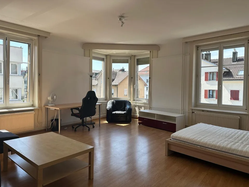 Dein möbliertes WG-Zimmer nahe FH & Uni – einfach einziehen & wohlfühlen