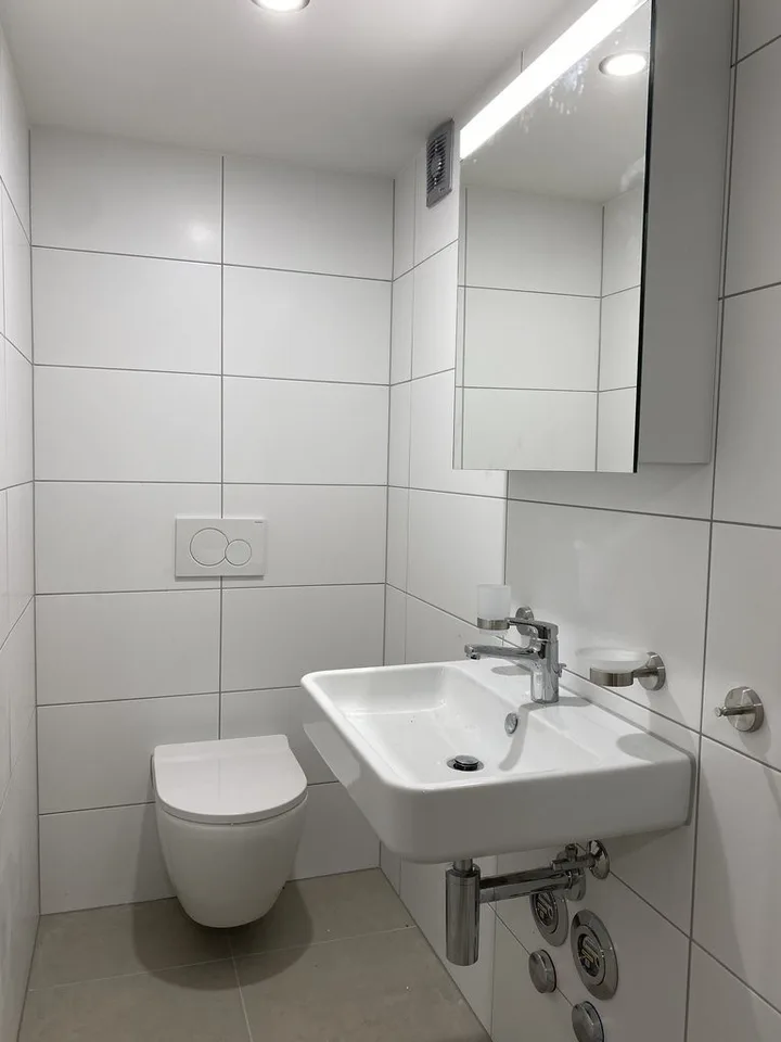 GEWERBERAUM IN CHARMANTEM WOHNHAUS ZU VERMIETEN